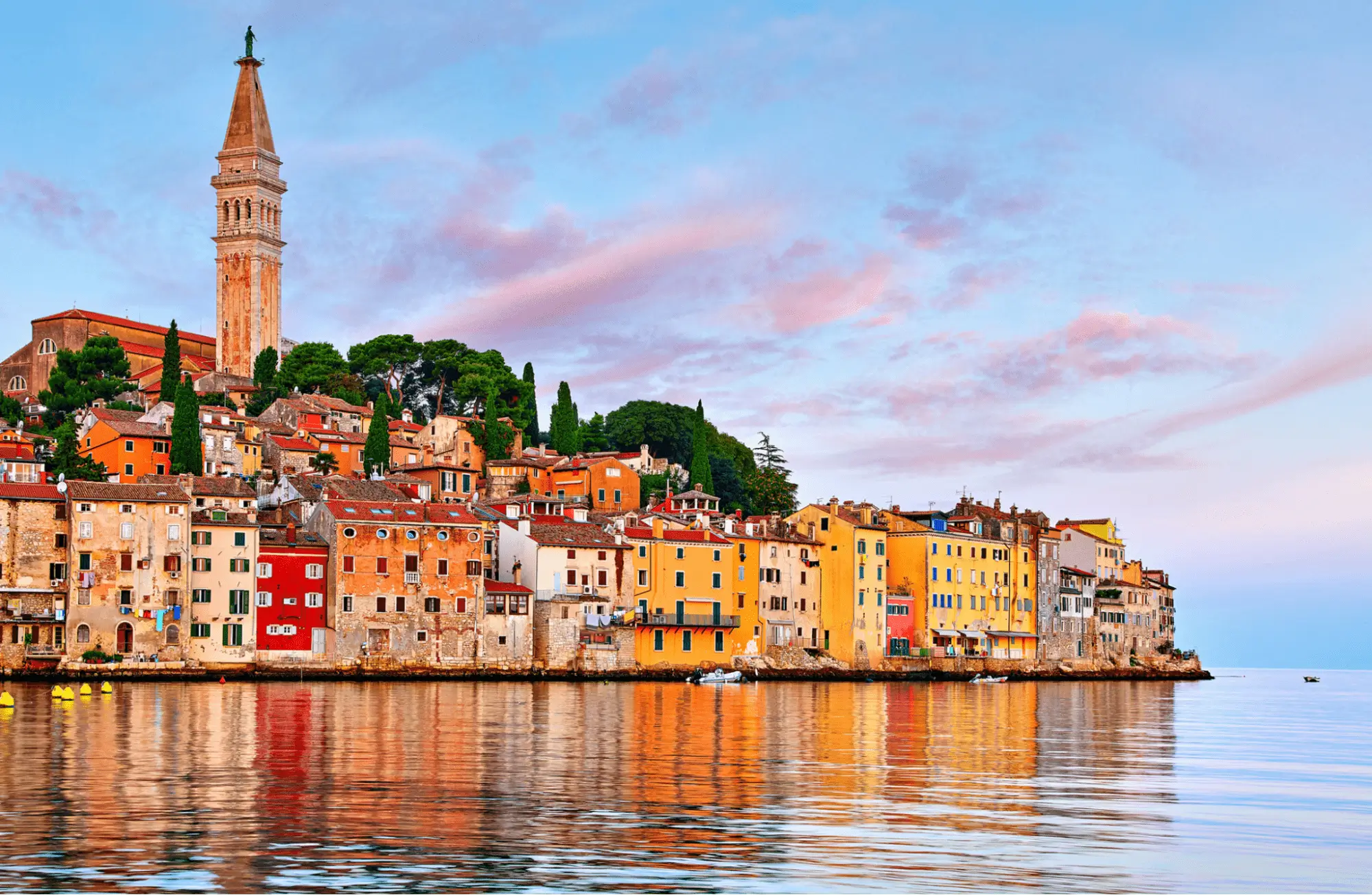 Rovinj stari grad s crkvom sv. Eufemije