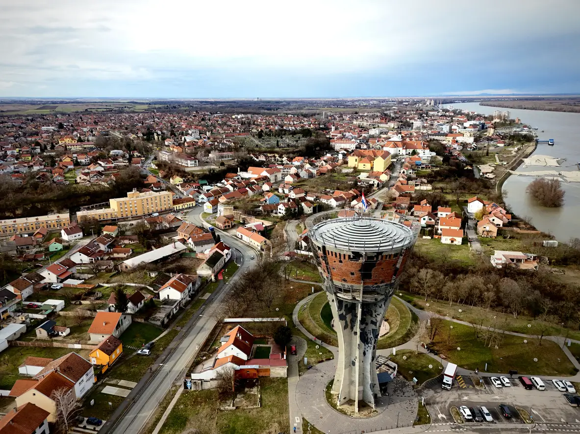 Vukovar vodotoranj i Dunav