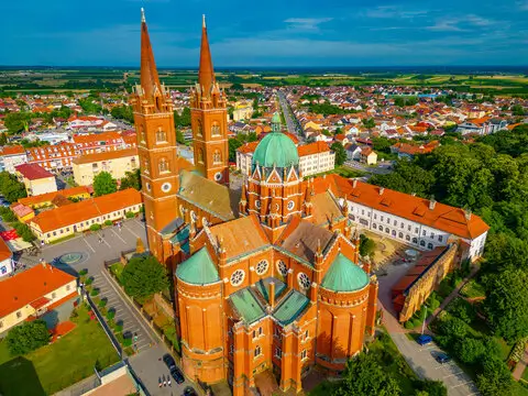 Đakovo katedrala sv. Petra i lipicanci
